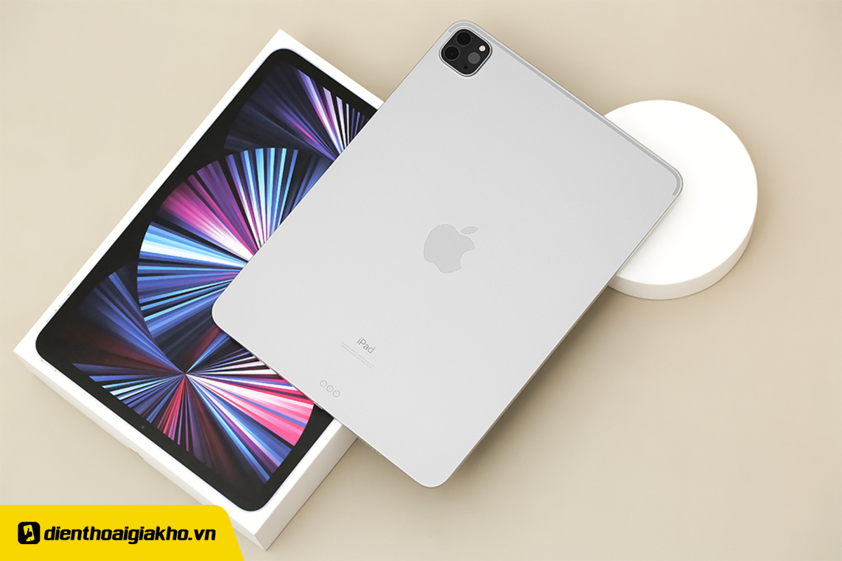 iPad Pro M1 12.9 thiết kế sang trọng, màn hình vuông vức đẳng cấp