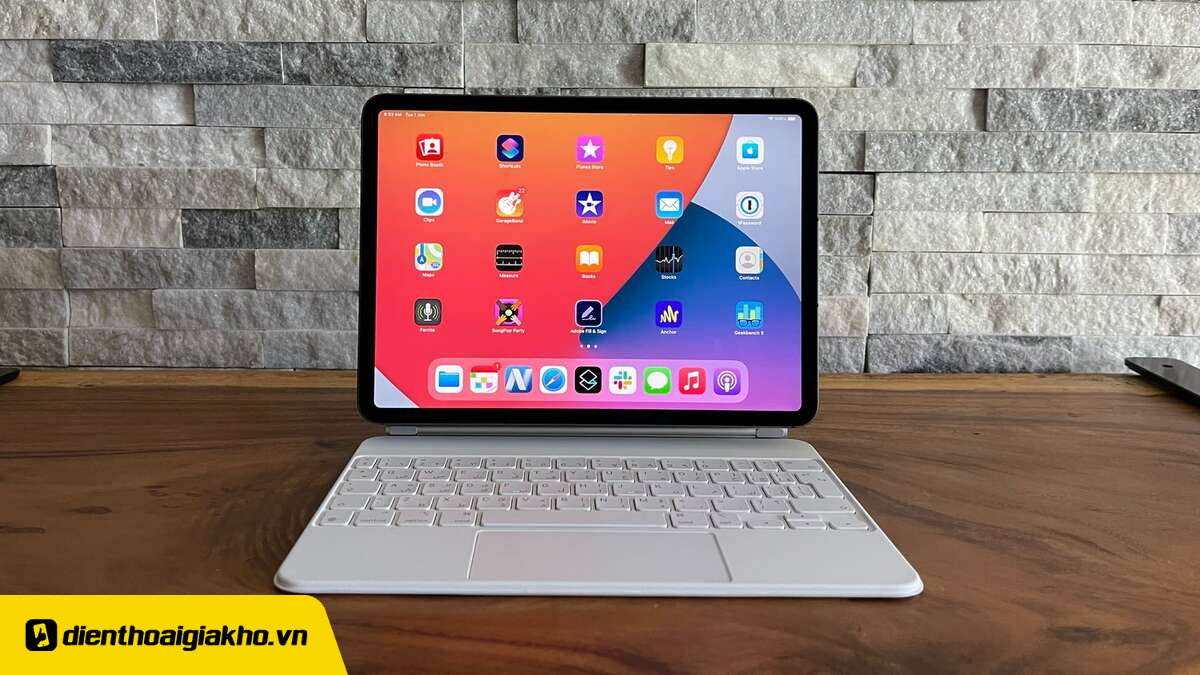 Cổng sạc và loa của iPad Pro M1 12.9 inch (2021)