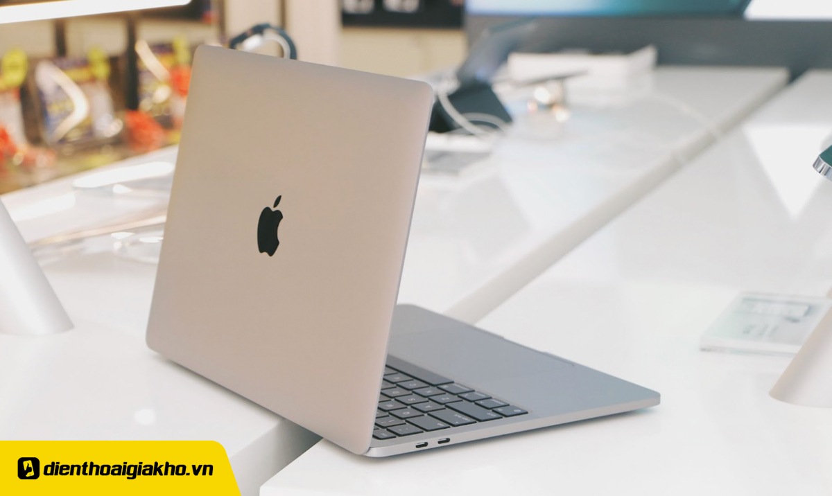Macbook Pro 2022 chip M2