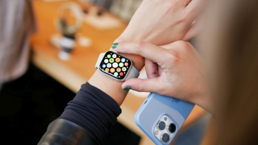 Apple Watch Series 8 Thiết kế liền mạch tinh tế, độ bền cao