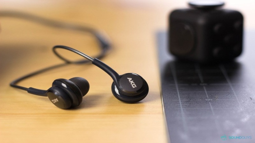 tai nghe cắm dây AKG