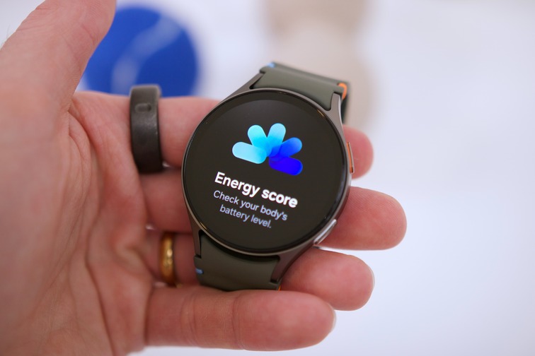 galaxy watch 7 lte theo dõi sức khỏe toàn diện